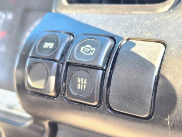 エルフトラック 　平成１８年式　標準　低床　ダンプ　ＰＢ－ＮＫＲ８１ＡＤ　４ＨＬ１　１２８ＰＳ　最大積載量３０００ｋｇ　車輌総重量６０２５ｋｇ　５ＭＴ　ＡＣ　ＰＳ　ＰＷ　ＡＢＳ　エアバッグ　左電動格納ミラー（36枚目）