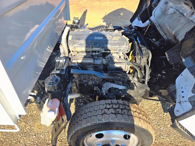 エルフトラック 　平成１８年式　標準　低床　ダンプ　ＰＢ－ＮＫＲ８１ＡＤ　４ＨＬ１　１２８ＰＳ　最大積載量３０００ｋｇ　車輌総重量６０２５ｋｇ　５ＭＴ　ＡＣ　ＰＳ　ＰＷ　ＡＢＳ　エアバッグ　左電動格納ミラー（49枚目）