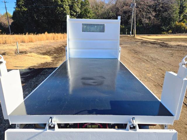 エルフトラック 　平成１８年式　標準　低床　ダンプ　ＰＢ－ＮＫＲ８１ＡＤ　４ＨＬ１　１２８ＰＳ　最大積載量３０００ｋｇ　車輌総重量６０２５ｋｇ　５ＭＴ　ＡＣ　ＰＳ　ＰＷ　ＡＢＳ　エアバッグ　左電動格納ミラー（72枚目）