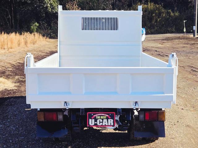 エルフトラック 　平成１８年式　標準　低床　ダンプ　ＰＢ－ＮＫＲ８１ＡＤ　４ＨＬ１　１２８ＰＳ　最大積載量３０００ｋｇ　車輌総重量６０２５ｋｇ　５ＭＴ　ＡＣ　ＰＳ　ＰＷ　ＡＢＳ　エアバッグ　左電動格納ミラー（75枚目）