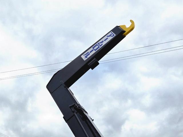 フォワード 　平成２５年式　タダノ　３段クレーン　新明和　アームロール　脱着装置付コンテナ専用車　最大積載量２７５０ｋｇ　ラジコン　ＣＣＡ４－４０　ツインホイスト　ＴＫＧ－ＦＲＲ９０Ｓ２　車輌総重量７９８０ｋｇ（40枚目）