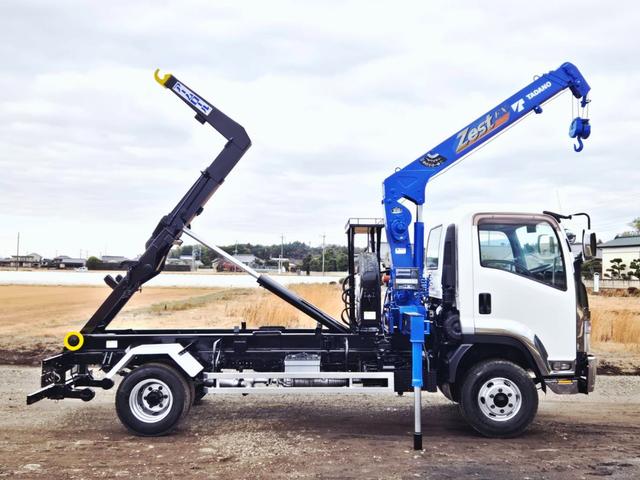 フォワード 　平成２５年式　タダノ　３段クレーン　新明和　アームロール　脱着装置付コンテナ専用車　最大積載量２７５０ｋｇ　ラジコン　ＣＣＡ４－４０　ツインホイスト　ＴＫＧ－ＦＲＲ９０Ｓ２　車輌総重量７９８０ｋｇ（63枚目）