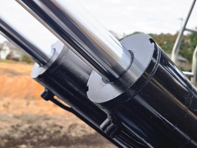 フォワード 　平成２５年式　タダノ　３段クレーン　新明和　アームロール　脱着装置付コンテナ専用車　最大積載量２７５０ｋｇ　ラジコン　ＣＣＡ４－４０　ツインホイスト　ＴＫＧ－ＦＲＲ９０Ｓ２　車輌総重量７９８０ｋｇ（72枚目）