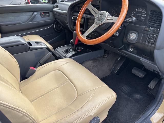 ランドクルーザー８０ ＶＸリミテッド　６０フェイス　ナローボディ　リフトアップ　サクソンマフラー　サンルーフ　ディーゼル　ウッドステアリング　ブラッドレーＶ１６インチ（20枚目）