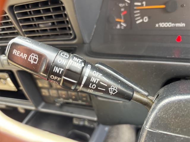 ランドクルーザー８０ ＶＸリミテッド　６０フェイス　ナローボディ　リフトアップ　サクソンマフラー　サンルーフ　ディーゼル　ウッドステアリング　ブラッドレーＶ１６インチ（39枚目）