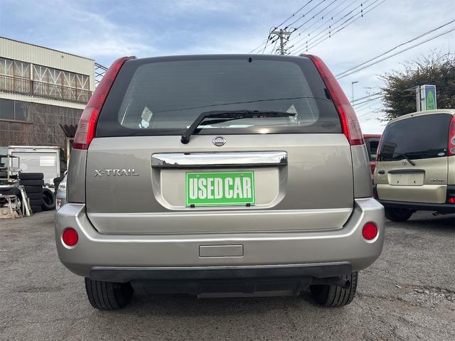 エクストレイル S 5速MT 切替式4WD フルオリジナル 素ガラス 禁煙車 防水カプロンシート リアフラット ドアバイザー 電格ドアミラー 純正ナビ キーレス ラゲッジマット カーゴネット 100V電源(5枚目)