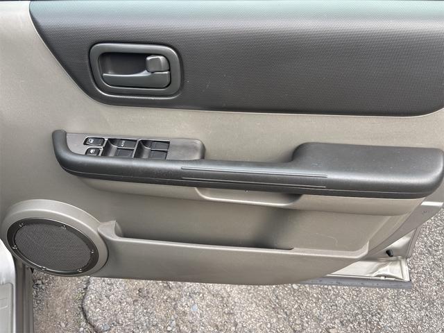 エクストレイル S 5速MT 切替式4WD フルオリジナル 素ガラス 禁煙車 防水カプロンシート リアフラット ドアバイザー 電格ドアミラー 純正ナビ キーレス ラゲッジマット カーゴネット 100V電源(41枚目)