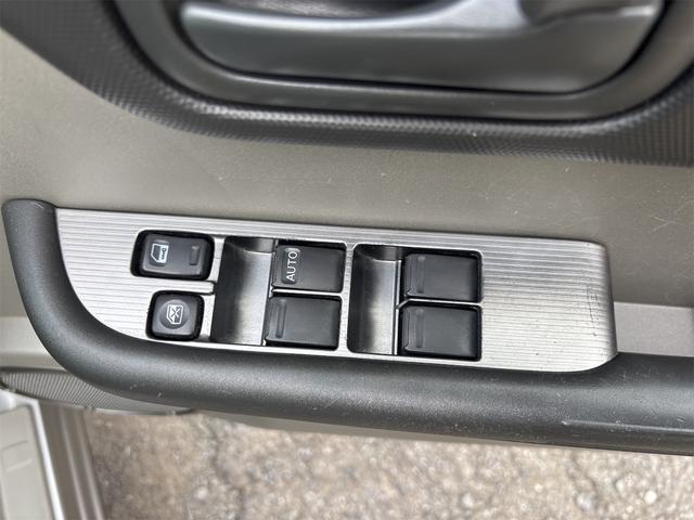 エクストレイル S 5速MT 切替式4WD フルオリジナル 素ガラス 禁煙車 防水カプロンシート リアフラット ドアバイザー 電格ドアミラー 純正ナビ キーレス ラゲッジマット カーゴネット 100V電源(42枚目)