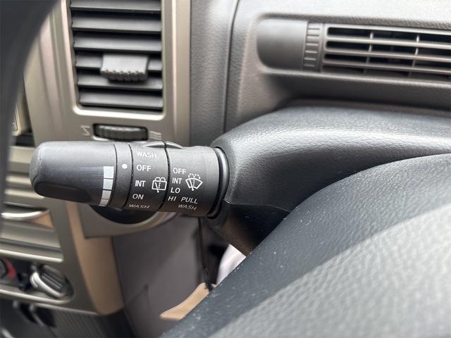 エクストレイル S 5速MT 切替式4WD フルオリジナル 素ガラス 禁煙車 防水カプロンシート リアフラット ドアバイザー 電格ドアミラー 純正ナビ キーレス ラゲッジマット カーゴネット 100V電源(49枚目)