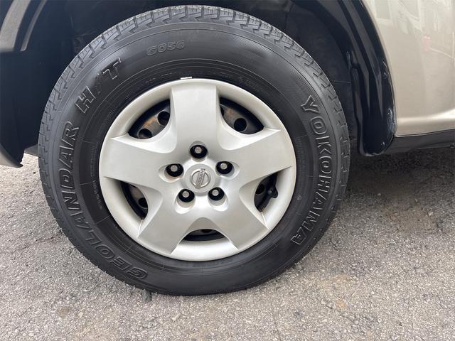 エクストレイル S 5速MT 切替式4WD フルオリジナル 素ガラス 禁煙車 防水カプロンシート リアフラット ドアバイザー 電格ドアミラー 純正ナビ キーレス ラゲッジマット カーゴネット 100V電源(70枚目)