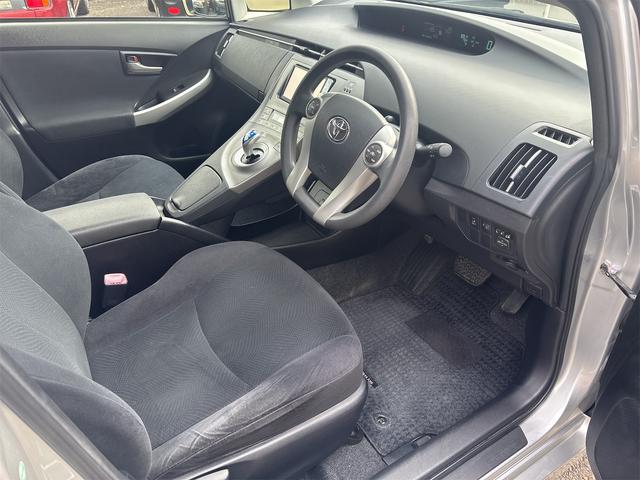 プリウス Ｌ　後期型　スマートキー　純正ＨＤＤナビ　フルセグＴＶ　サイドエアバッグ　カーテンエアバッグ　スペアタイヤ　リアガラスフィルム施工　車検２年付　内外装クリーニング実施済　ドアバイザー　電格ドアミラー（27枚目）