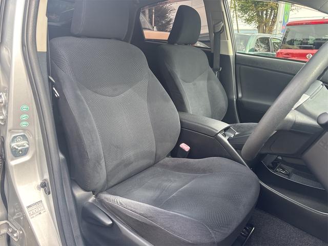 プリウス Ｌ　後期型　スマートキー　純正ＨＤＤナビ　フルセグＴＶ　サイドエアバッグ　カーテンエアバッグ　スペアタイヤ　リアガラスフィルム施工　車検２年付　内外装クリーニング実施済　ドアバイザー　電格ドアミラー（30枚目）