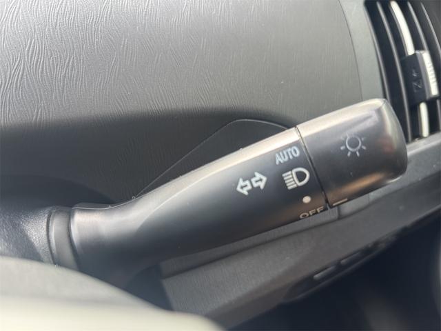 プリウス Ｌ　後期型　スマートキー　純正ＨＤＤナビ　フルセグＴＶ　サイドエアバッグ　カーテンエアバッグ　スペアタイヤ　リアガラスフィルム施工　車検２年付　内外装クリーニング実施済　ドアバイザー　電格ドアミラー（38枚目）