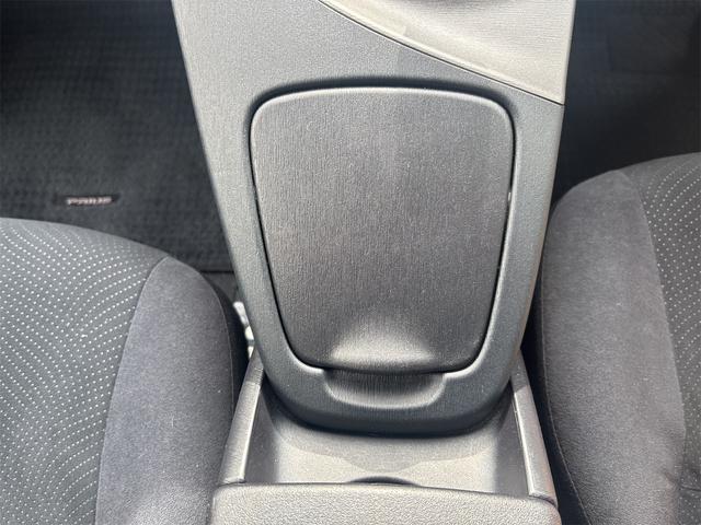 プリウス Ｌ　後期型　スマートキー　純正ＨＤＤナビ　フルセグＴＶ　サイドエアバッグ　カーテンエアバッグ　スペアタイヤ　リアガラスフィルム施工　車検２年付　内外装クリーニング実施済　ドアバイザー　電格ドアミラー（46枚目）