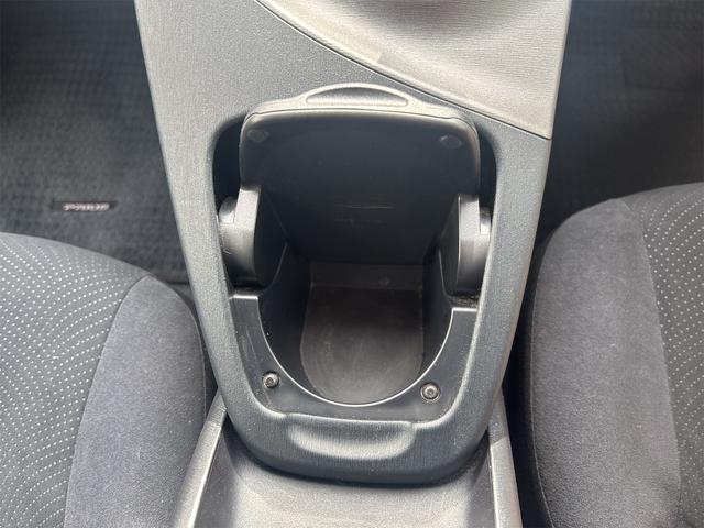 プリウス Ｌ　後期型　スマートキー　純正ＨＤＤナビ　フルセグＴＶ　サイドエアバッグ　カーテンエアバッグ　スペアタイヤ　リアガラスフィルム施工　車検２年付　内外装クリーニング実施済　ドアバイザー　電格ドアミラー（47枚目）