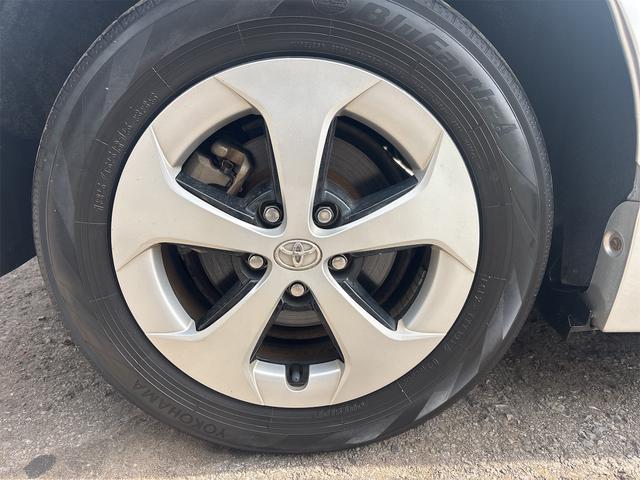 プリウス Ｌ　後期型　スマートキー　純正ＨＤＤナビ　フルセグＴＶ　サイドエアバッグ　カーテンエアバッグ　スペアタイヤ　リアガラスフィルム施工　車検２年付　内外装クリーニング実施済　ドアバイザー　電格ドアミラー（62枚目）