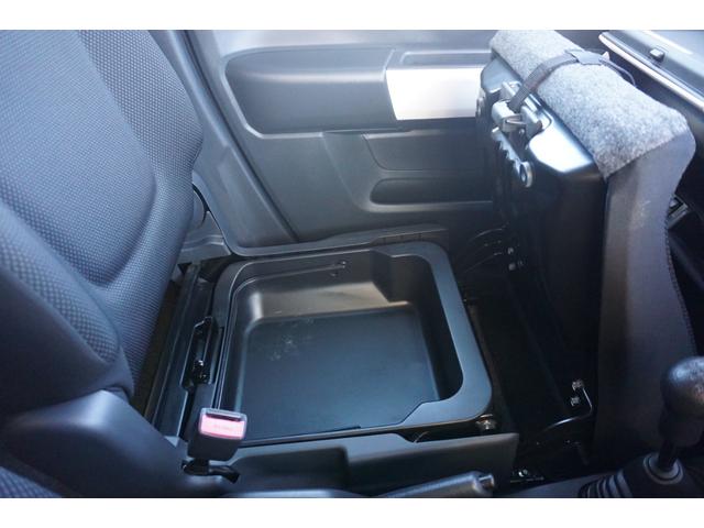 ハスラー Ａ　５速マニュアル　エアコン　パワステ　パワーウインドウ　キーレス　社外１５インチアルミホイール　オールシーズンタイヤ（19枚目）