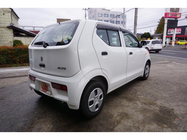 アルト Ｆ　５速マニュアル　４ＷＤ　エアコン　パワステ　パワーウインドウ　ＡＢＳ　エアバック　キーレス（5枚目）