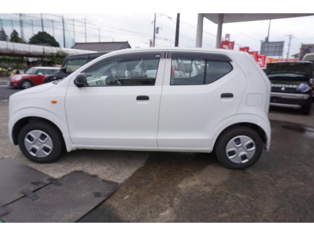 アルト Ｆ　５速マニュアル　４ＷＤ　エアコン　パワステ　パワーウインドウ　ＡＢＳ　エアバック　キーレス（8枚目）