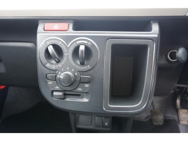 アルト Ｆ　５速マニュアル　４ＷＤ　エアコン　パワステ　パワーウインドウ　ＡＢＳ　エアバック　キーレス（15枚目）