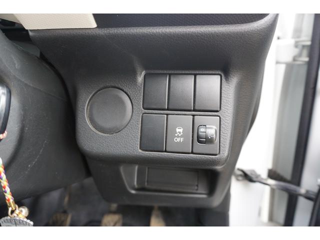 アルト Ｆ　５速マニュアル　４ＷＤ　エアコン　パワステ　パワーウインドウ　ＡＢＳ　エアバック　キーレス（17枚目）