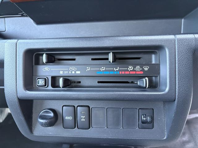 ハイゼットトラック エクストラ ディスプレイモニターナビ ヘッドライトレベライザー エアコン 純正スチールホイール 作業灯(16枚目)