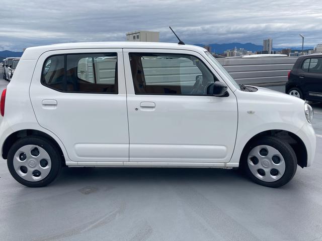 アルト L 2型 オーディオレス 試乗車でした! SHOWTIME! 歩行者傷害軽減ボディー 運転席・助手席SRSエアバッグ ESP 4輪ABS リヤドアチャイルドプルーフ エアコン パワーステアリング 電波式キーレスエントリー セキュリティアラームシステム(4枚目)