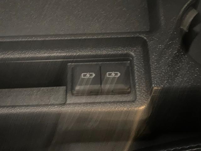 ヴォクシー ハイブリッドＳ－Ｚ　ナビ　全方位カメラ　ＥＴＣ　２０２６初売　運転席・助手席エアバッグ　ＡＢＳ　衝突安全ボディー　盗難防止システム　デュアルエアコン　パワーウィンドウ　クルーズコントロール　本革ステアリング　ＵＶカットガラス　ＥＴＣ　ナビ　全方位カメラ（48枚目）