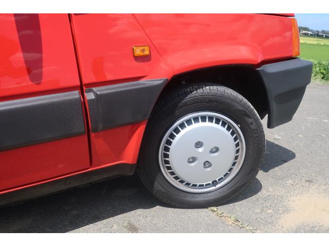 パンダ スーパーi.e. Wサンルーフ 外装レストア済み 5速マニュアル 整備記録簿完備 タイミングベルト交換(83914km)ドライブシャフトブーツ交換(R7/10/7)(23枚目)