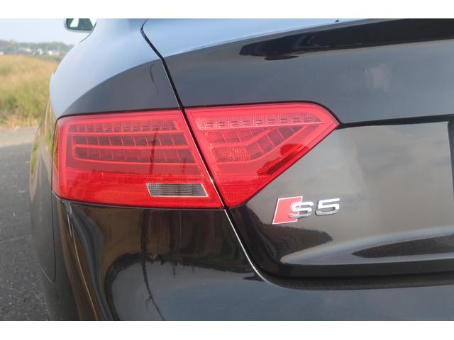 Ｓ５ ベースグレード　Ｖ６スーパーチャージャー３３３馬力　専用赤黒コンビレザーシート　純正１９インチアルミ　バング＆オルフセン（17枚目）