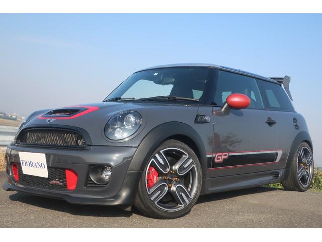 ＭＩＮＩ ジョンクーパーワークスＧＰ　世界限定２０００台（国内２００台）限定モデル　専用レカロ　専用１７インチアルミ　車高調　カーボンデフューザー　カーボンリヤウイング　ジャンスピード製マフラー　ナビＴＶバックカメラ（9枚目）