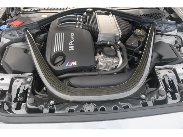 Ｍ２ コンペティション　６速マニュアル／純正オプションカーボンリヤスポイラー／直６ＤＯＨＣツインターボ４１０馬力／純正１９インチアルミ／専用セミバケットレザーシート／ブレーキアシスト／アイドリングストップ（56枚目）