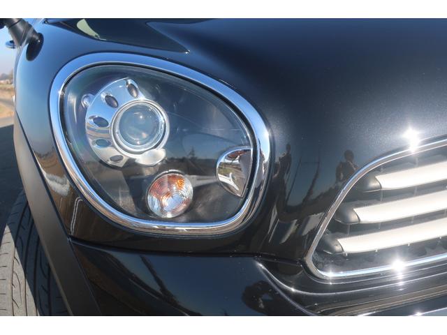 ＭＩＮＩ クーパーＤ　クロスオーバー　ツインカム・ディーゼルターボ１１２馬力　６速ＡＴ　ディスチャージヘッドライト　社外ナビ・ＴＶ・バックカメラ　レザーステアリング　ダイナミックスタビリティコントロール　ブレーキアシスト（5枚目）