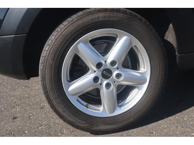 ＭＩＮＩ クーパーＤ　クロスオーバー　ツインカム・ディーゼルターボ１１２馬力　６速ＡＴ　ディスチャージヘッドライト　社外ナビ・ＴＶ・バックカメラ　レザーステアリング　ダイナミックスタビリティコントロール　ブレーキアシスト（19枚目）