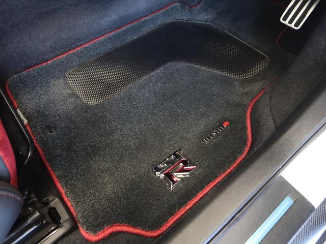 ニスモ 15モデル 1オーナー 禁煙車 チタン合金製マフラー サッチャム車輌防盗システム 専用GT3タービン 専用カーボンリヤスポイラー 専用アルミホイール 専用RECAROシート 特別塗装色(19枚目)
