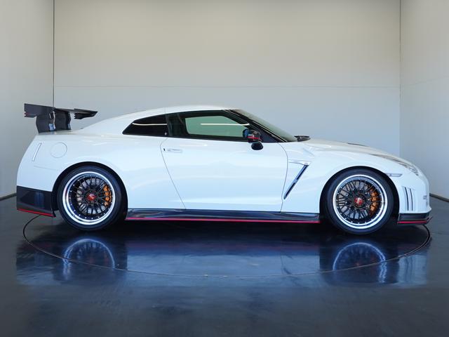 ＧＴ－Ｒ ニスモ　ｎｉｓｍｏ　Ｎ　Ａｔｔａｃｋ　Ｐａｃｋａｇｅ　Ｂｋｉｔ　１５モデル　ワンオーナー　禁煙車　ＮＩＳＭＯスポリセ　ＢＯＳＥ　サッチャム　Ｎアタック専用カーボンリアウィング　ＯＰカーボンフードガーニー（5枚目）