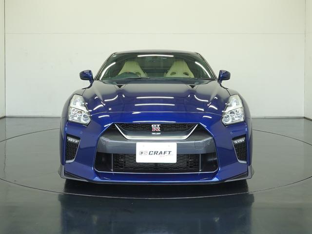 GT-R プレミアムエディション MY18 ファッショナブルインテリア(アイボリー) リヤ3面プライバシーガラス NISMOスポーツリセッティング NISMOステアリング GT-R専用フロアカーペット(プレミアムスポーツ) サッチャム(3枚目)