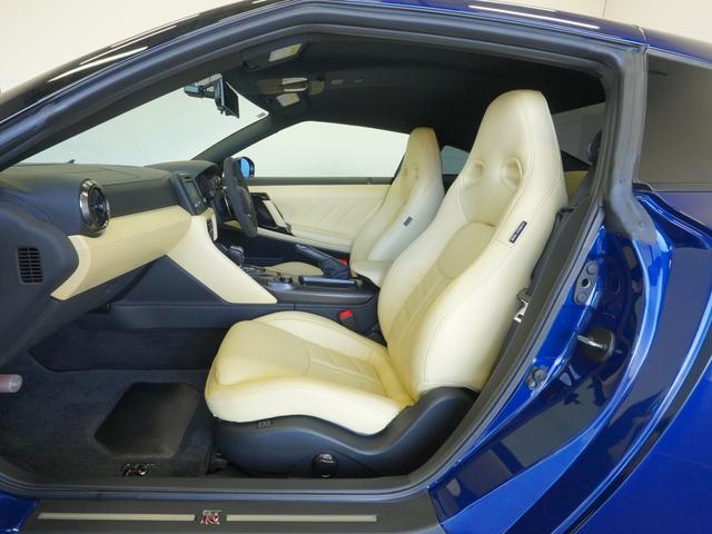 GT-R プレミアムエディション MY18 ファッショナブルインテリア(アイボリー) リヤ3面プライバシーガラス NISMOスポーツリセッティング NISMOステアリング GT-R専用フロアカーペット(プレミアムスポーツ) サッチャム(14枚目)