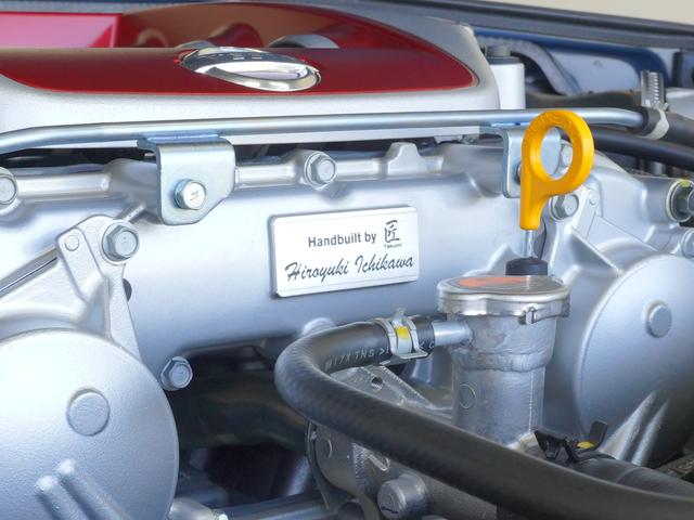 GT-R プレミアムエディション MY18 ファッショナブルインテリア(アイボリー) リヤ3面プライバシーガラス NISMOスポーツリセッティング NISMOステアリング GT-R専用フロアカーペット(プレミアムスポーツ) サッチャム(26枚目)
