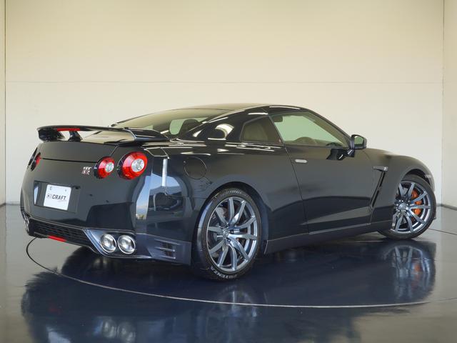 ＧＴ－Ｒ ピュアエディション　ＭＹ１４モデル　禁煙車　ＮＩＳＭＯスポーツリセッティング　デイライトキャンセルスイッチ　純正アルミホイール　純正ナビ　ＴＶ　ＥＴＣ　パワーシート（2枚目）