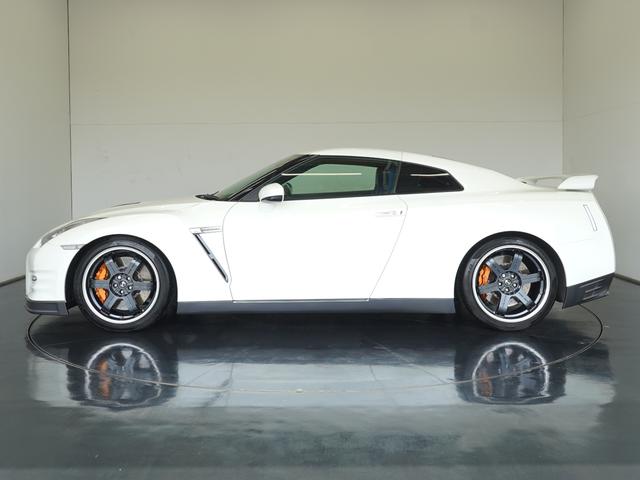 ＧＴ－Ｒ ピュアエディションＦｏｒ　ＴＲＡＣＫ　ＰＡＣＫ　ＭＹ１２　禁煙車　ＮＩＳＭＯスポーツリセッティング　ＢＯＳＥサウンドシステム　サッチャム準拠車両防盗システム　リア３面プライバシーフィルム　専用カーボン製エアダクト付フロントスポイラー　ＥＴＣ（6枚目）
