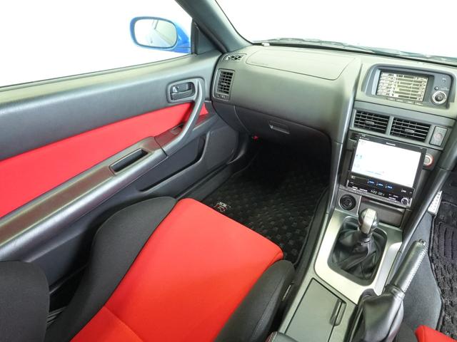 スカイライン ＧＴ－Ｒ　ＶスペックＩＩ　純正ＭＴ　禁煙車　ＮＩＳＭＯ（サイドスカート、リアアンダースポイラー）　ＴＲＵＳＴ製ＧＲｅｄｄｙマフラー　ＴＥＩＮ車高調　ＶｓｐｅｃＩＩ専用ドライカーボンボンネット　ＲＥＣＡＲＯ製セミバケットシート（17枚目）