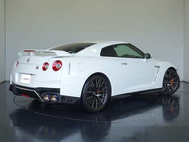 ＧＴ－Ｒ ブラックエディション　２０モデル　リア３面プライバシーガラス　デイライトキャンセルスイッチ　プレミアムスポーツマット（黒）　純正ドライブレコーダー　ＢＯＳＥサウンドシステム　サッチャム車両防盗システム（2枚目）