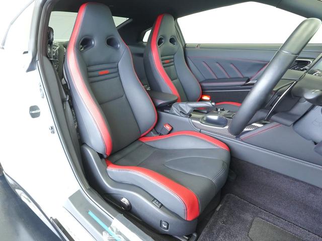 ＧＴ－Ｒ ブラックエディション　２０モデル　リア３面プライバシーガラス　デイライトキャンセルスイッチ　プレミアムスポーツマット（黒）　純正ドライブレコーダー　ＢＯＳＥサウンドシステム　サッチャム車両防盗システム（8枚目）