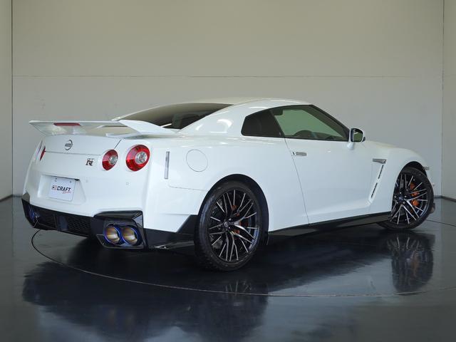 ＧＴ－Ｒ プレミアムエディション　ＭＹ２５　ブルーヘブンインテリア（前席・後席セミアニリン本革シート）＋ナッパレザーインストパネル　ワンオーナー　禁煙車　新車ビニール（センターコンソール以外）　ＦＵＪＩＴＳＵＢＯ製チタン合金製マフラー（2枚目）