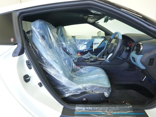 ＧＴ－Ｒ プレミアムエディション　ＭＹ２５　ブルーヘブンインテリア（前席・後席セミアニリン本革シート）＋ナッパレザーインストパネル　ワンオーナー　禁煙車　新車ビニール（センターコンソール以外）　ＦＵＪＩＴＳＵＢＯ製チタン合金製マフラー（11枚目）