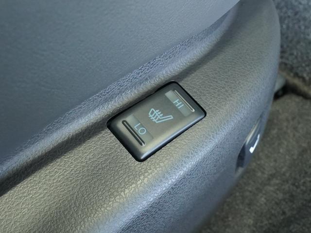 ＧＴ－Ｒ プレミアムエディション　ＭＹ２５　ブルーヘブンインテリア（前席・後席セミアニリン本革シート）＋ナッパレザーインストパネル　ワンオーナー　禁煙車　新車ビニール（センターコンソール以外）　ＦＵＪＩＴＳＵＢＯ製チタン合金製マフラー（13枚目）