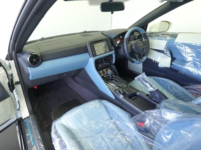 ＧＴ－Ｒ プレミアムエディション　ＭＹ２５　ブルーヘブンインテリア（前席・後席セミアニリン本革シート）＋ナッパレザーインストパネル　ワンオーナー　禁煙車　新車ビニール（センターコンソール以外）　ＦＵＪＩＴＳＵＢＯ製チタン合金製マフラー（14枚目）