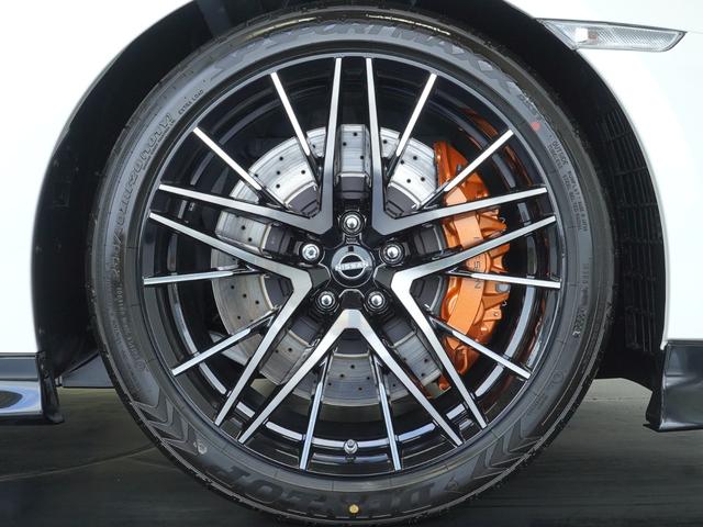 ＧＴ－Ｒ プレミアムエディション　ＭＹ２５　ブルーヘブンインテリア（前席・後席セミアニリン本革シート）＋ナッパレザーインストパネル　ワンオーナー　禁煙車　新車ビニール（センターコンソール以外）　ＦＵＪＩＴＳＵＢＯ製チタン合金製マフラー（29枚目）