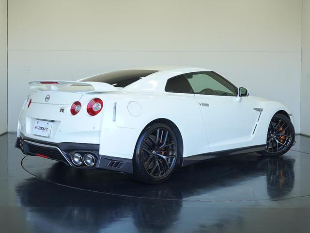 ＧＴ－Ｒ ピュアエディション　ＭＹ１８　ワンオーナー　禁煙車　リヤ３面プライバシーガラス　バックビューモニター　フジムラオート中間パイプ　ＫＵＨＬコンピューター書替　ブレンボ製モノブロック対向キャリパー　レイズ製アルミ鍛造ホイール（2枚目）